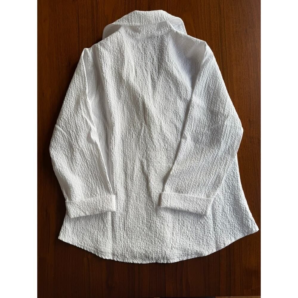 Habitat Women's White Textured Gauze Button Front Notch Collar Tunic - Size S - Picture 3 of 4